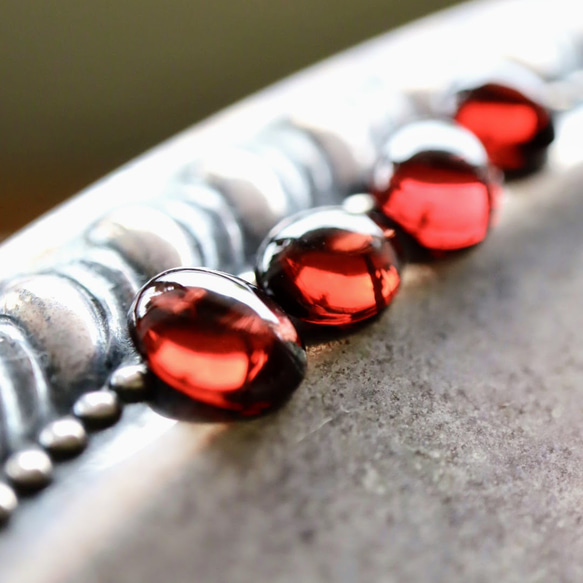 深紅 ガーネット 天然石 シルバーリング フォーマル シンプル　赤い指輪　ご褒美ジュエリー　ザクロ石 8枚目の画像