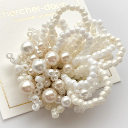 珍珠花朵胸花/胸針 - 米白色 | 儀式 | 入場儀式 | 畢業典禮 | 婚禮 [補貨] 第4張的照片