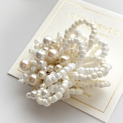 珍珠花朵胸花/胸針 - 米白色 | 儀式 | 入場儀式 | 畢業典禮 | 婚禮 [補貨] 第3張的照片