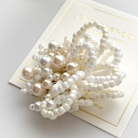 珍珠花朵胸花/胸針 - 米白色 | 儀式 | 入場儀式 | 畢業典禮 | 婚禮 [補貨] 第3張的照片