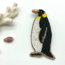 ビーズ刺繍ブローチ～ペンギン 1枚目の画像