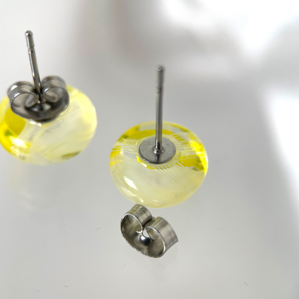 レースガラスのピアス ミモザイエロー【春色新作2023】 12枚目の画像