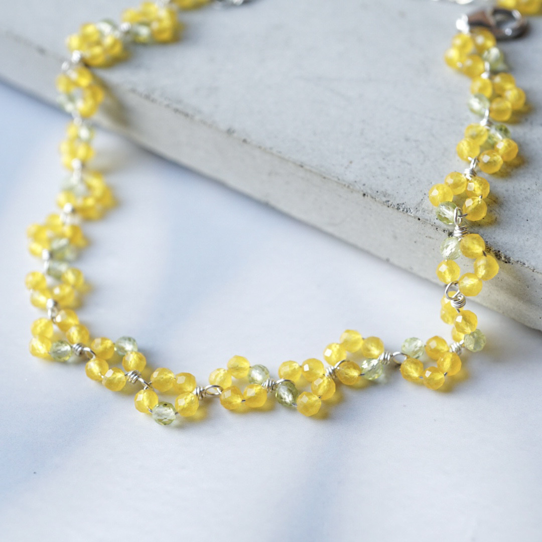 【選べる長さ】「ミモザの花冠」ペリドット イエロージェード 天然石 8月誕生石 春 黄色 ブレスレット シルバー