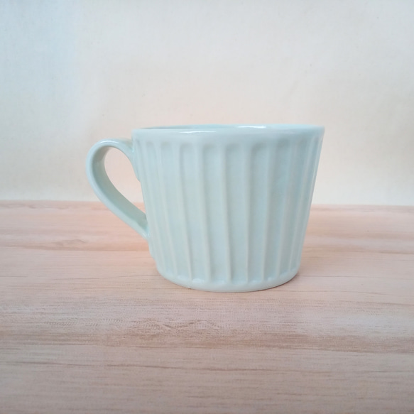 白磁しのぎマグカップ　大きめ　カフェオレ　スープカップにも　シンプル　ナチュラル 3枚目の画像
