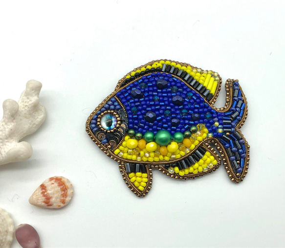 ビーズ刺繍ブローチ～熱帯魚 1枚目の画像