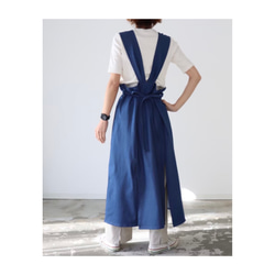 岡山児島デニムジャンパースカート／大胆なスリットバックリボンがポイントのデニムワンピース／エプロンワンピース／ブルー 7枚目の画像