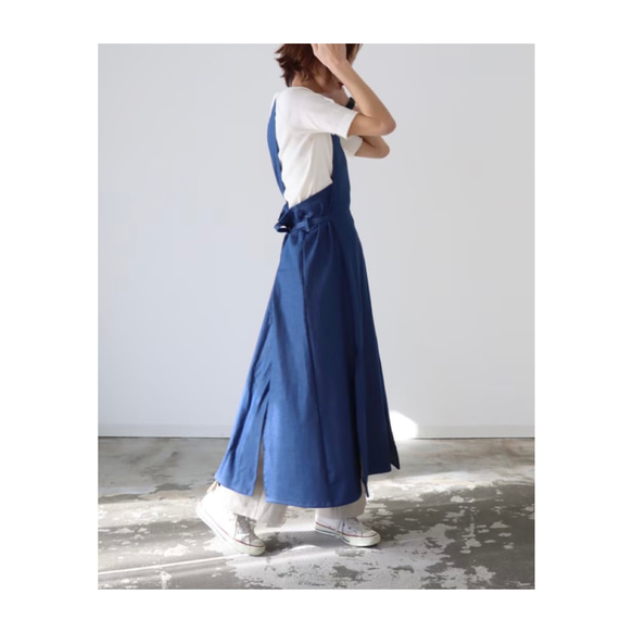 岡山児島デニムジャンパースカート／大胆なスリットバックリボンがポイントのデニムワンピース／エプロンワンピース／ブルー 9枚目の画像