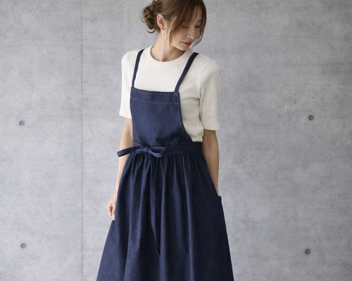 岡山児島デニムで仕立てた、ギャザーたっぷりエプロン／ライトオンス