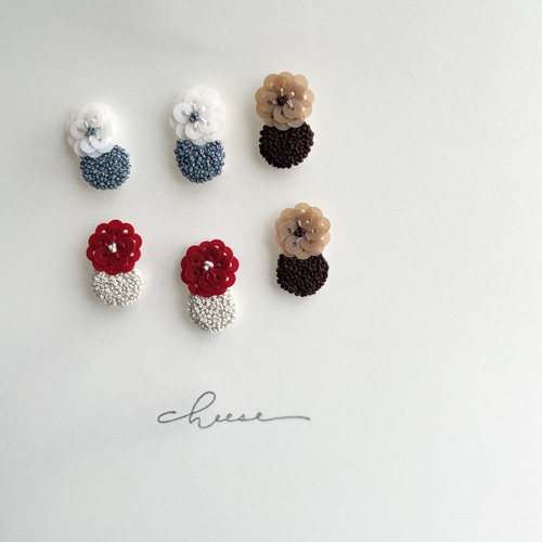 296◇plant◇ブルー.刺繍ピアス.刺繍イヤリング.刺繍アクセサリー.青  