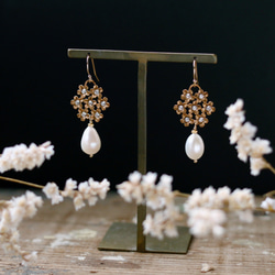 淡水珍珠與復古花朵耳環 第1張的照片
