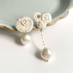 261◇花輪◇刺繍ピアス.刺繍イヤリング.刺繍アクセサリー.くすみ色 