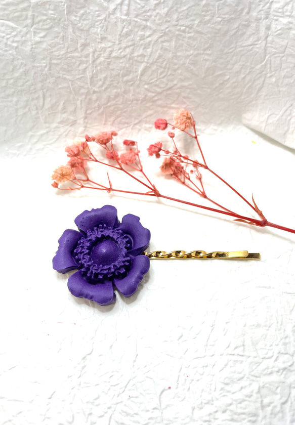 ポリマークレイ 紫のお花のヘアピン 1枚目の画像