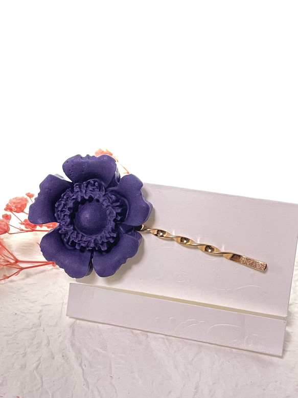 ポリマークレイ 紫のお花のヘアピン 2枚目の画像