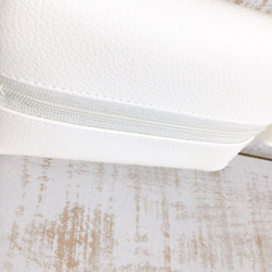 白 ホワイト ３個収容 ポケット ティッシュケース 国産ＹＫＫファスナー フェイクレザー 合皮 Dカン付き オシャレ 5枚目の画像