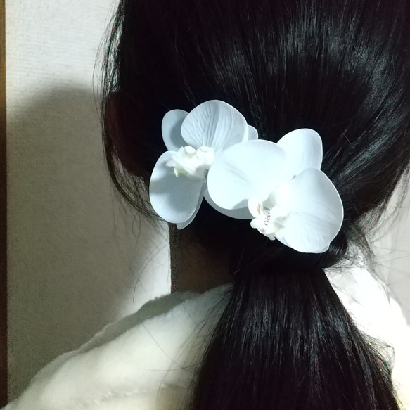 ミニ胡蝶蘭の髪飾り ヘッドアクセサリー 5枚目の画像