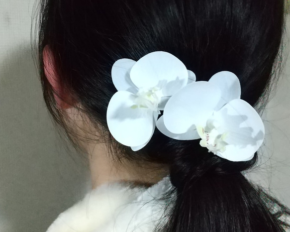 ミニ胡蝶蘭の髪飾り ヘッドアクセサリー 4枚目の画像