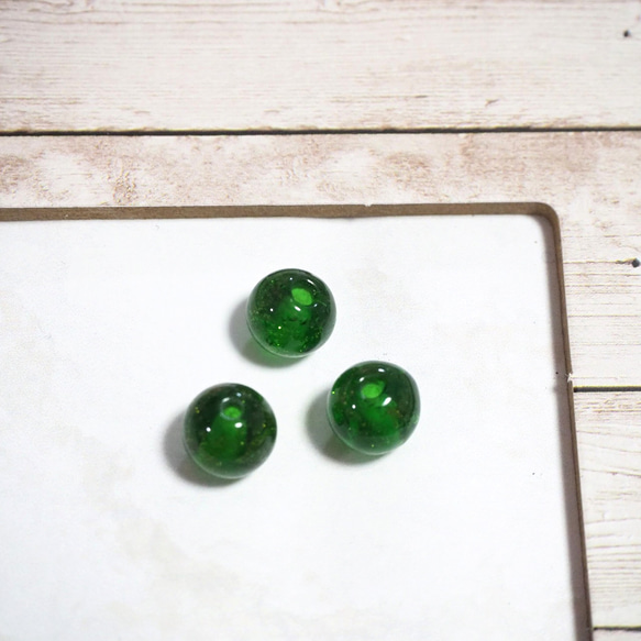 5個 とんぼ玉 8mm グリーン ガラスビーズ ガラスパーツ アクセサリーパーツ 【A531】 2枚目の画像