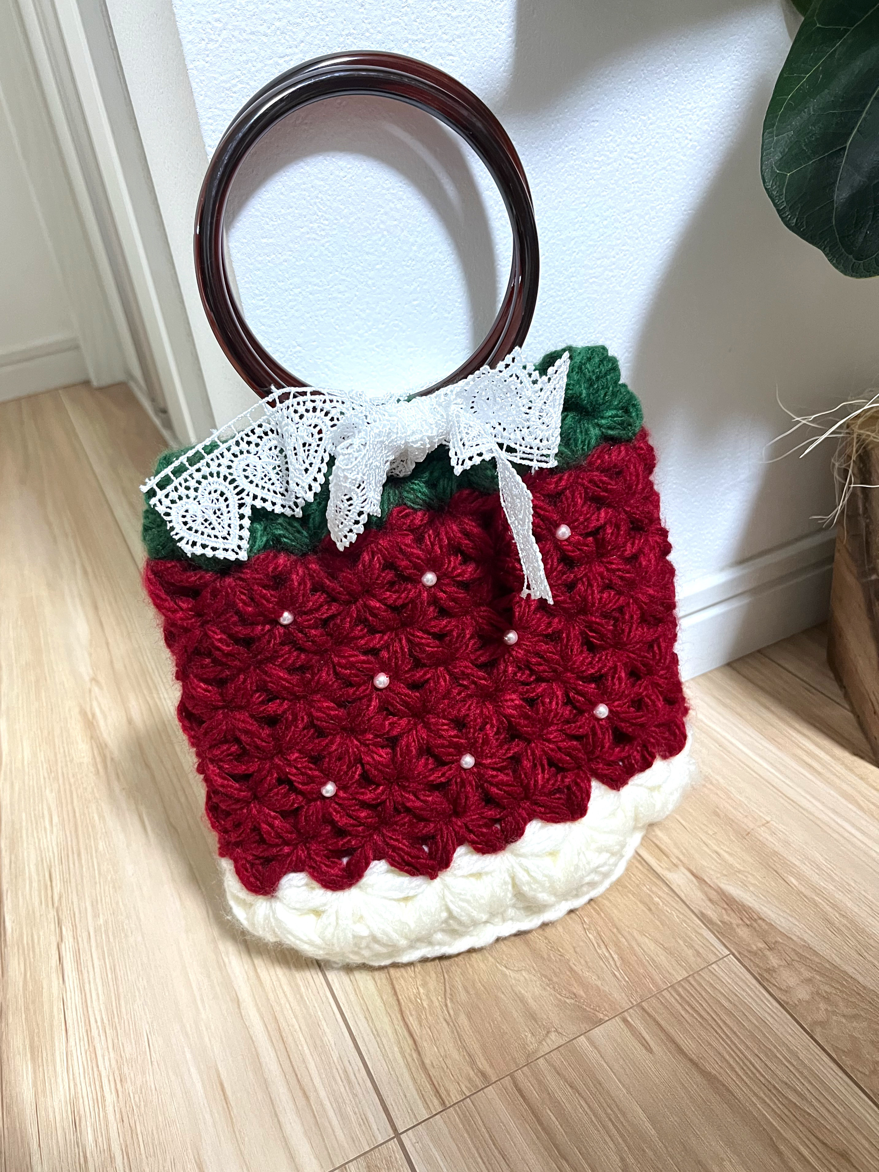♥️手編み♥️ハンドメイド♥️いちごバッグ♥️くまさんバッグ
