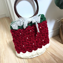 ♥️手編み♥️ハンドメイドバッグ♥️いちごバッグ♥️ベージュ系いちごうさぎさんバッグ♥️ いちごちゃん🍓バッグ❤️タイプ4💕の通販 by Hina♡Hana断捨離