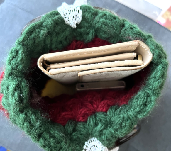 ほっこりいちごの手編みバッグ 4枚目の画像