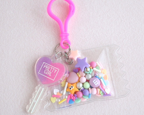 ハートの鍵付きシャカシャカなキャンディバッグのキーホルダー【001