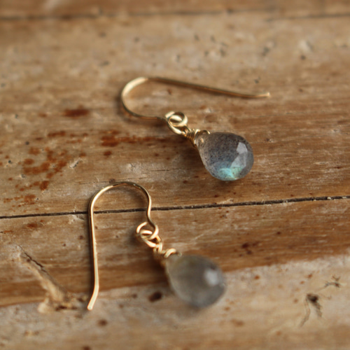 ラブラドライトのピアス（K14GF）✨ブルーのシラー*が神秘的✨ ピアス