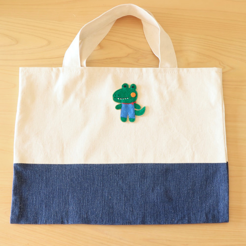 入園準備に＊ワニの大きいフェルトワッペン 名入れ＊おしゃれで可愛い