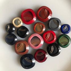 アンティーク ボタン 16個　ビンテージ 昭和 レトロ 個性的 ハンドメイド素材 日本製 ポップ アクセ まとめて 1枚目の画像