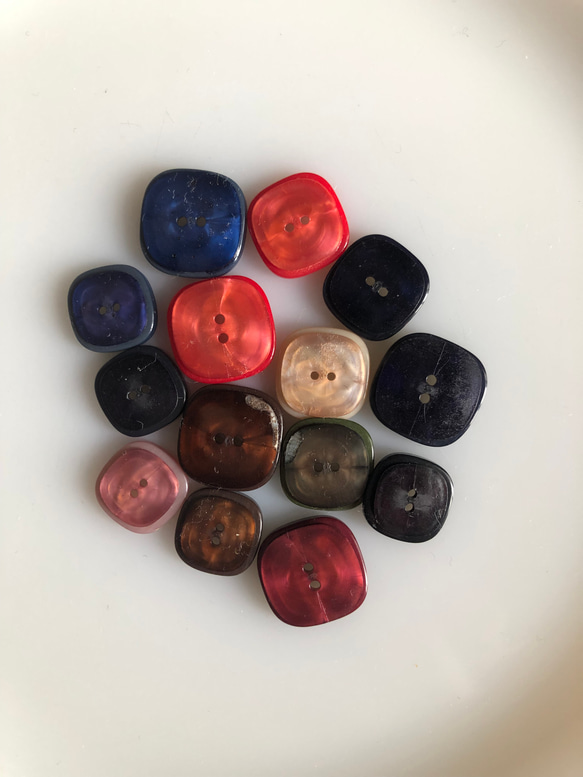 アンティーク ボタン 14個　ビンテージ 昭和 レトロ 個性的 ハンドメイド素材 日本製 ポップ アクセ まとめて 5枚目の画像