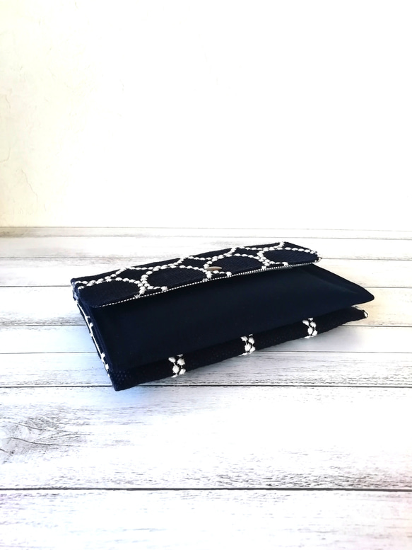 SALE☆ミナペルホネンtamburin刺繍リネンのツインマルチケース/navy× white 4枚目の画像