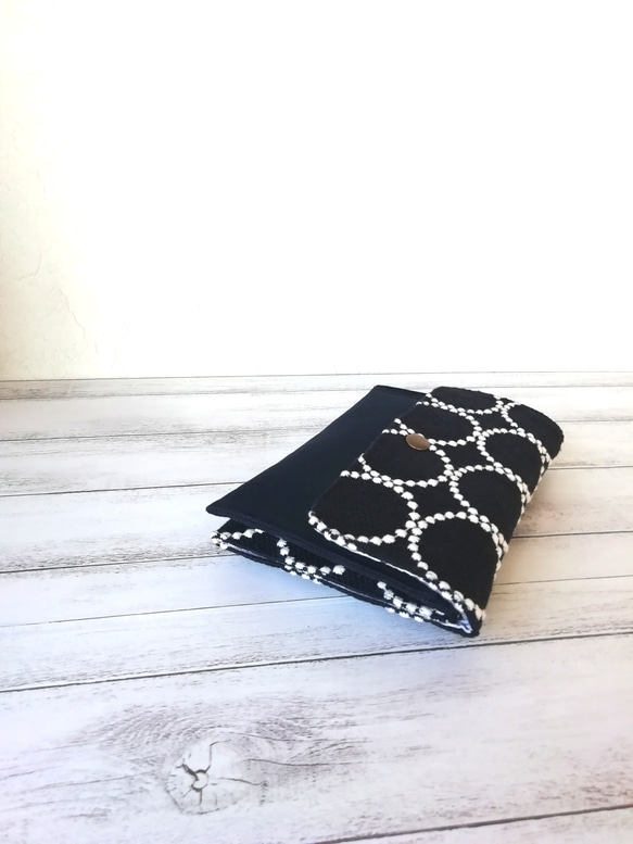 SALE☆ミナペルホネンtamburin刺繍リネンのツインマルチケース/navy× white 5枚目の画像