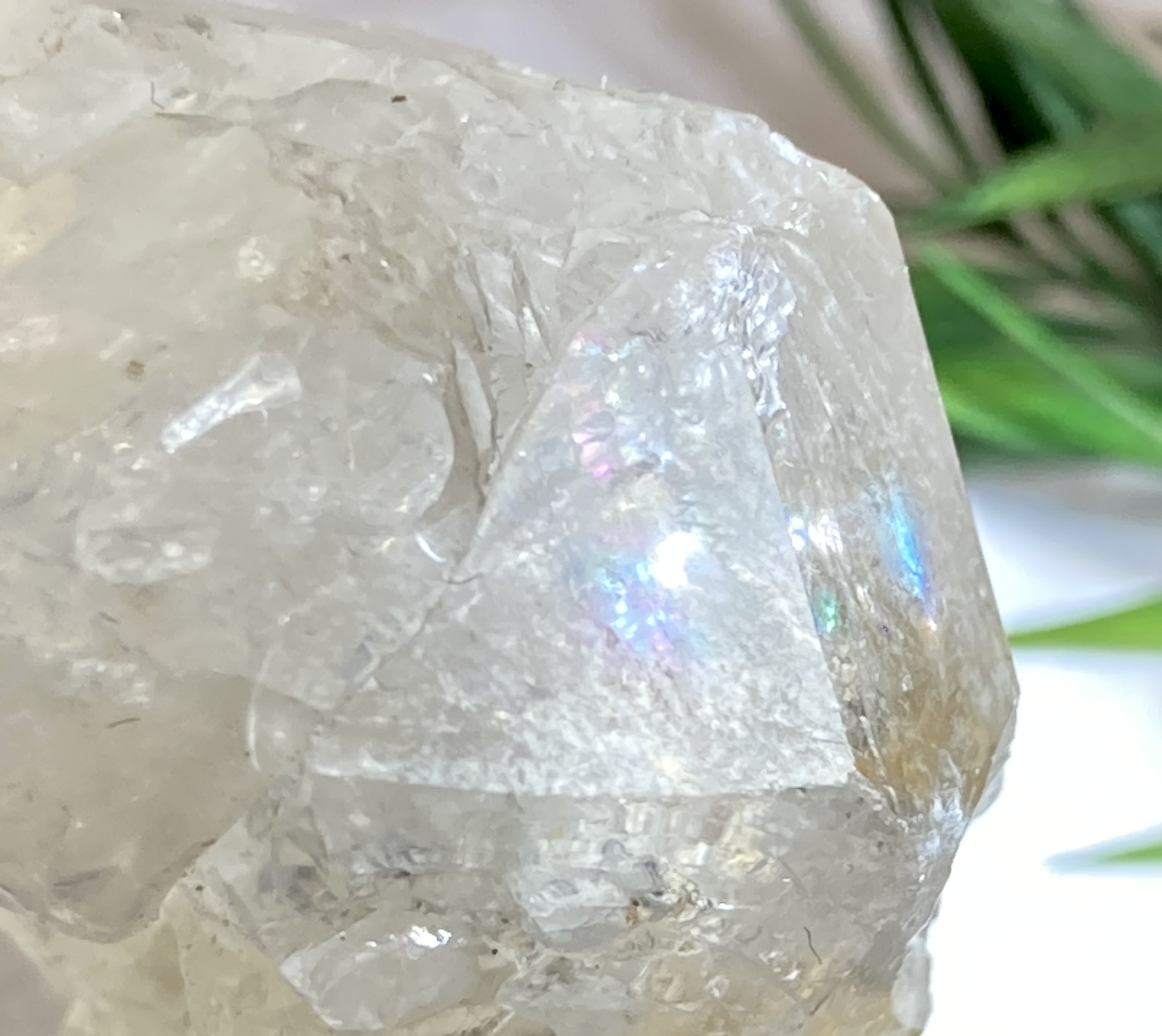 ゴールデンマイカ内包✨ レインボー エレスチャル  骸骨水晶　原石　クリスタル