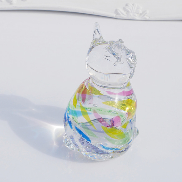 新作【虹】ねこ・癒されるガラスの置物・お座り猫さん・ネコの置物 16枚目の画像