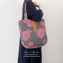【已出版作品】時尚花朵大圖案貼花春季粉紅色x灰色鞣製皮革（中）手提包母親節 第8張的照片