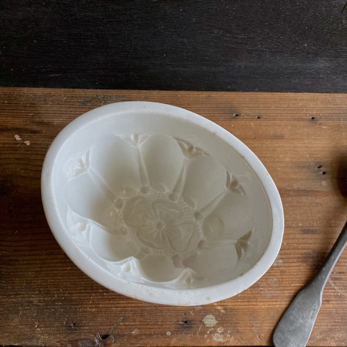 アンティークゼリーモールド 陶器のゼリー型 白の器 イギリス