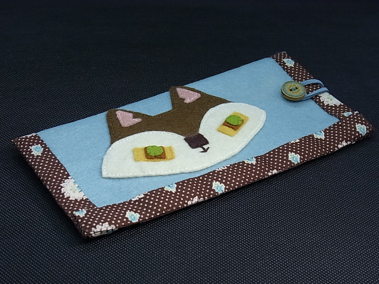 珍しいコヨーテ フィギュア 透明ケース付き 羊毛フェルト 手作り