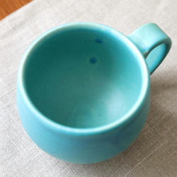 トルコ青マット釉のほっこり丸いマグカップ ＊ ２ 5枚目の画像