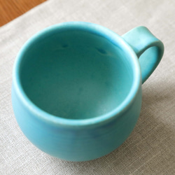 トルコ青マット釉のほっこり丸いマグカップ ＊ ３ 5枚目の画像