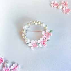 ♡春まち桜×ふんわりパール♡フォーマルブローチ♡入学式から卒業式まで華を添える、つまみ細工 3枚目の画像