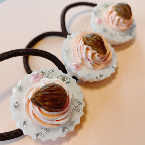 ハンドメイド ♡ アーモンドチョコのヘアゴム