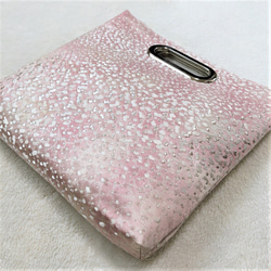 絹の帯から2wayクラッチバッグ　桜色の霞文様　帯リメイク226 4枚目の画像