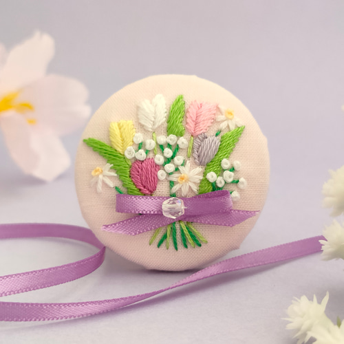 受注制作】パステルカラーのチューリップ花束刺繍ブローチor刺繍