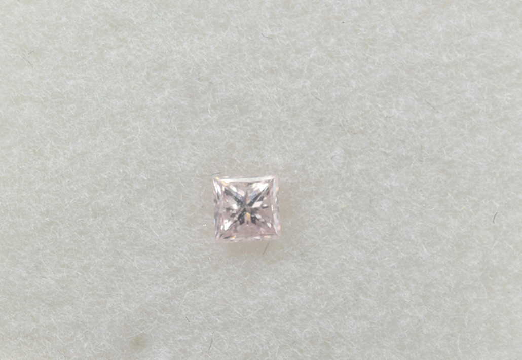 ピンクダイヤモンド0.139ct【鑑定書付】プリンセスカット