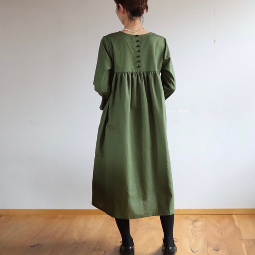 くるみボタンがアクセント！コットンリネン胸元切り替えギャザー 