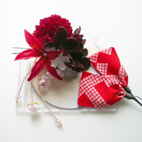 髪飾り 花 成人式 卒業式 菊とネリネ 赤 結婚式 振袖 袴 浴衣 着物 アートフラワー 5枚目の画像