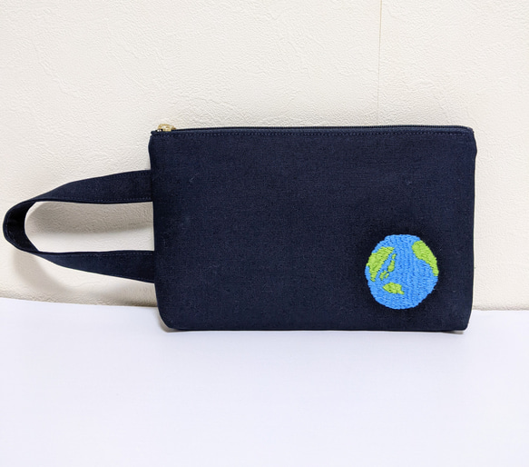 特価】ポーチ 持ち手付き 宇宙 地球 刺繍 ポーチ とりさん工房
