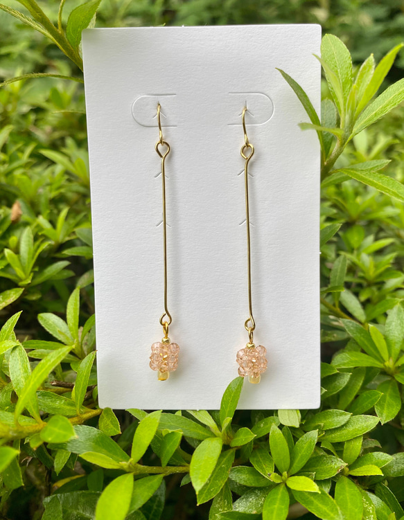 ゆれるスワロフスキービーズボールピアスorイヤリング(ライトピーチ