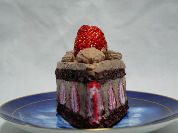 油絵オブジェ【苺のチョコレートショートケーキ】 5枚目の画像