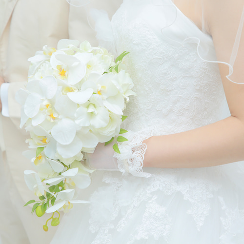 コチョウラン＆カラーのナチュラルウェディングブーケ ブートニア 結婚式 前撮り コチョウラン＆カラーのナチュラルウェディングブーケ