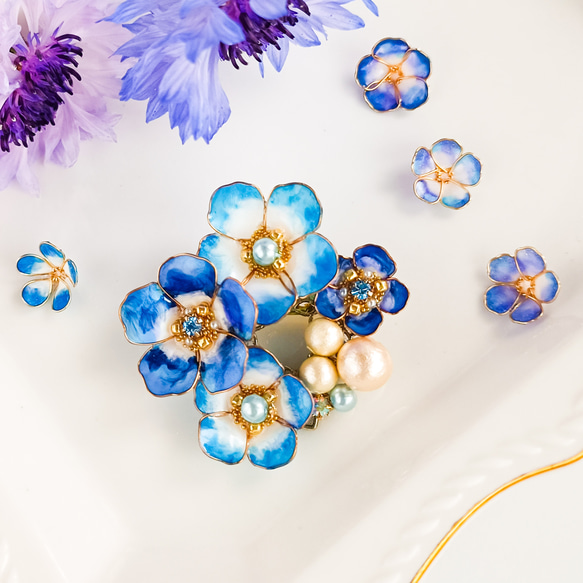 ロイヤルブルー Nemophila 青空の花 ＊ ネモフィラ ＊ ブローチ コットンパール bijoux　 15枚目の画像